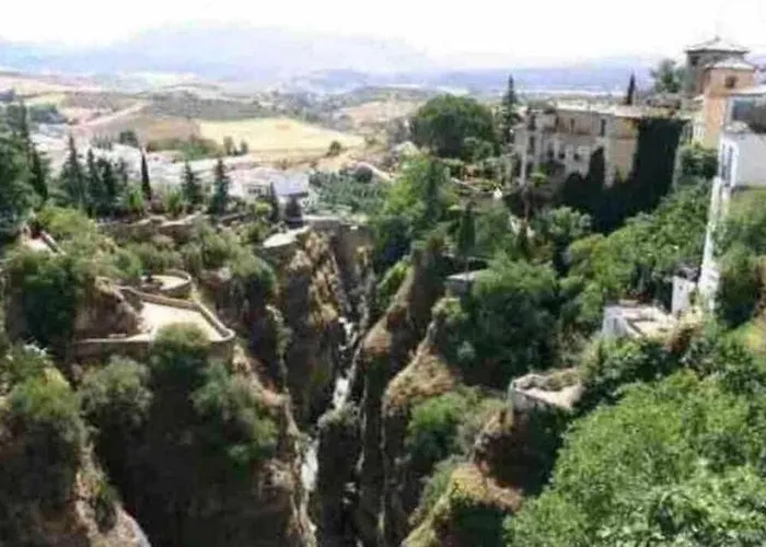 Xi Morales & Arnal Apartman *