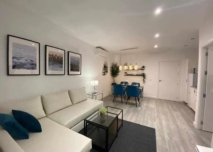 Xi Morales & Arnal Apartman