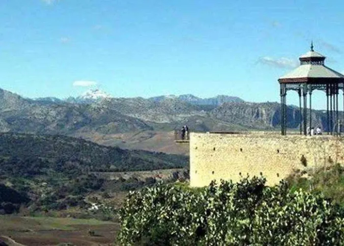 Xi Morales & Arnal Apartman *